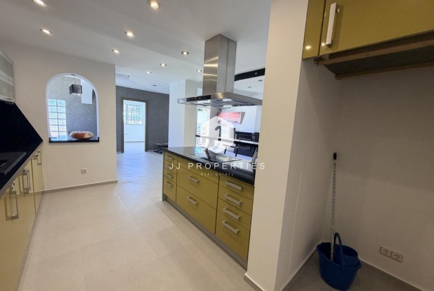 Resale - Villa -
Torrevieja - Costa Blanca
