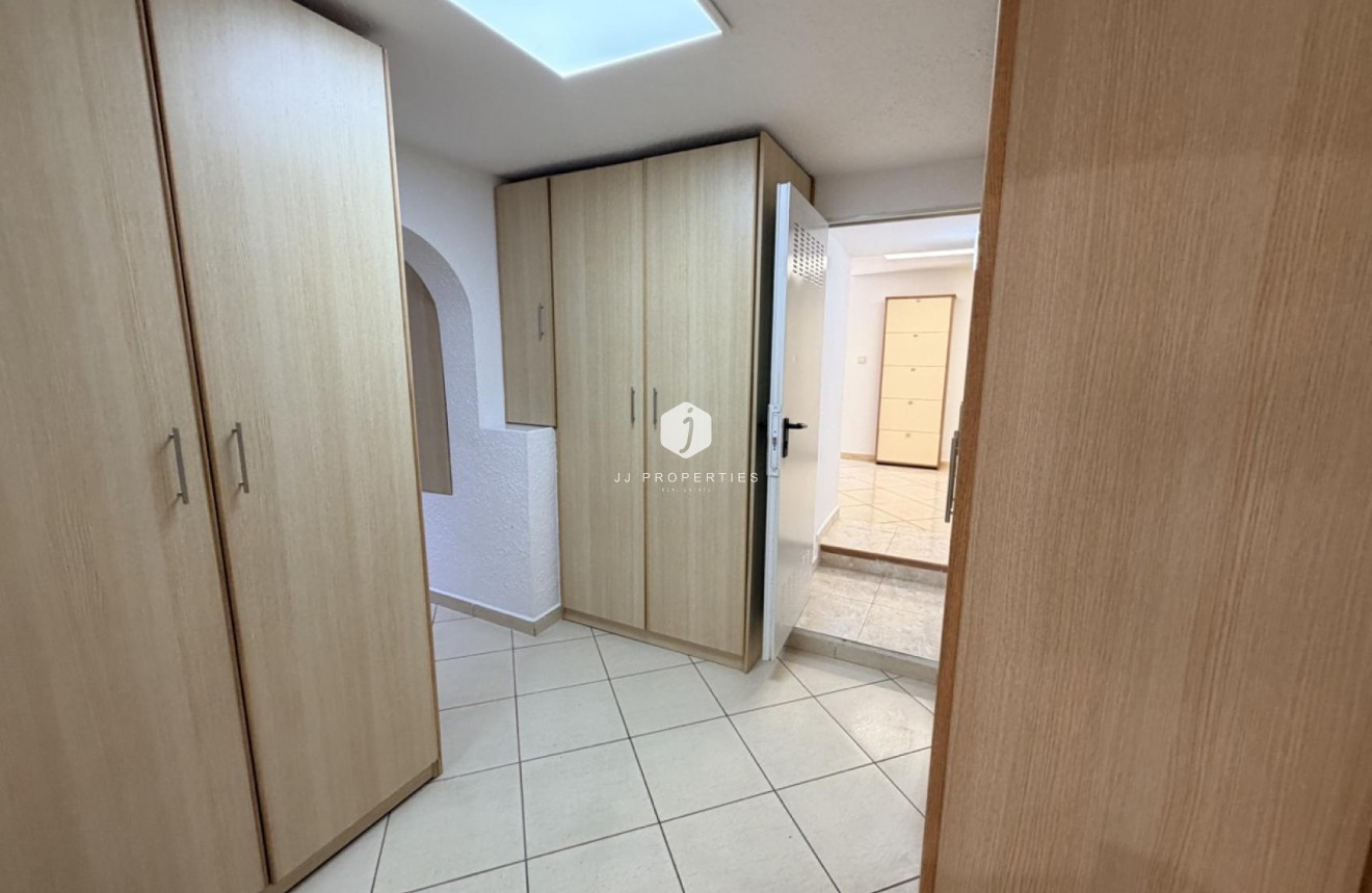 Resale - Villa -
Torrevieja - Costa Blanca