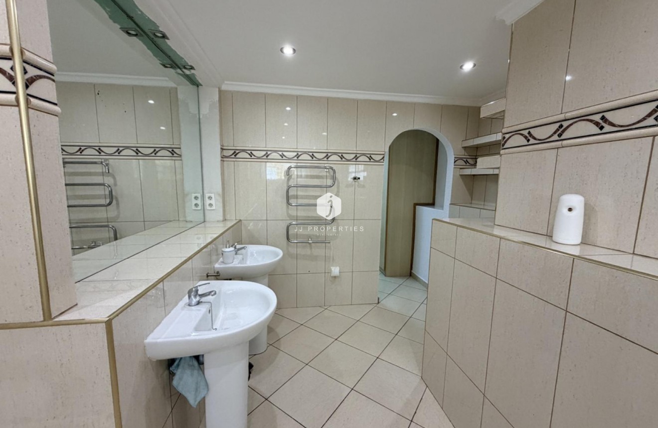Resale - Villa -
Torrevieja - Costa Blanca