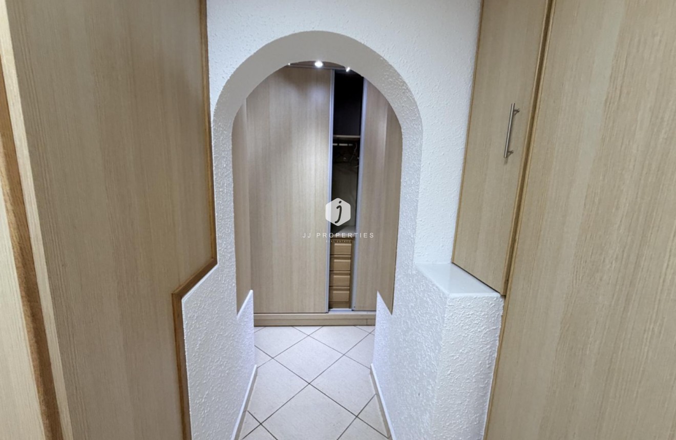 Resale - Villa -
Torrevieja - Costa Blanca