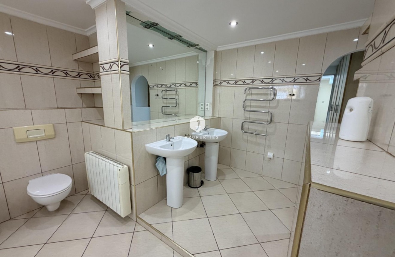 Resale - Villa -
Torrevieja - Costa Blanca