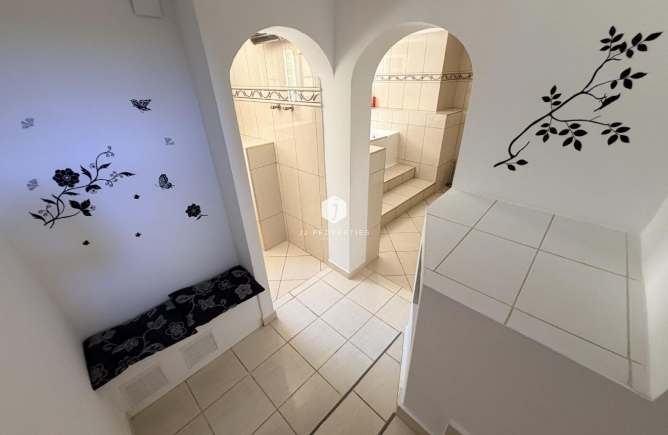 Resale - Villa -
Torrevieja - Costa Blanca