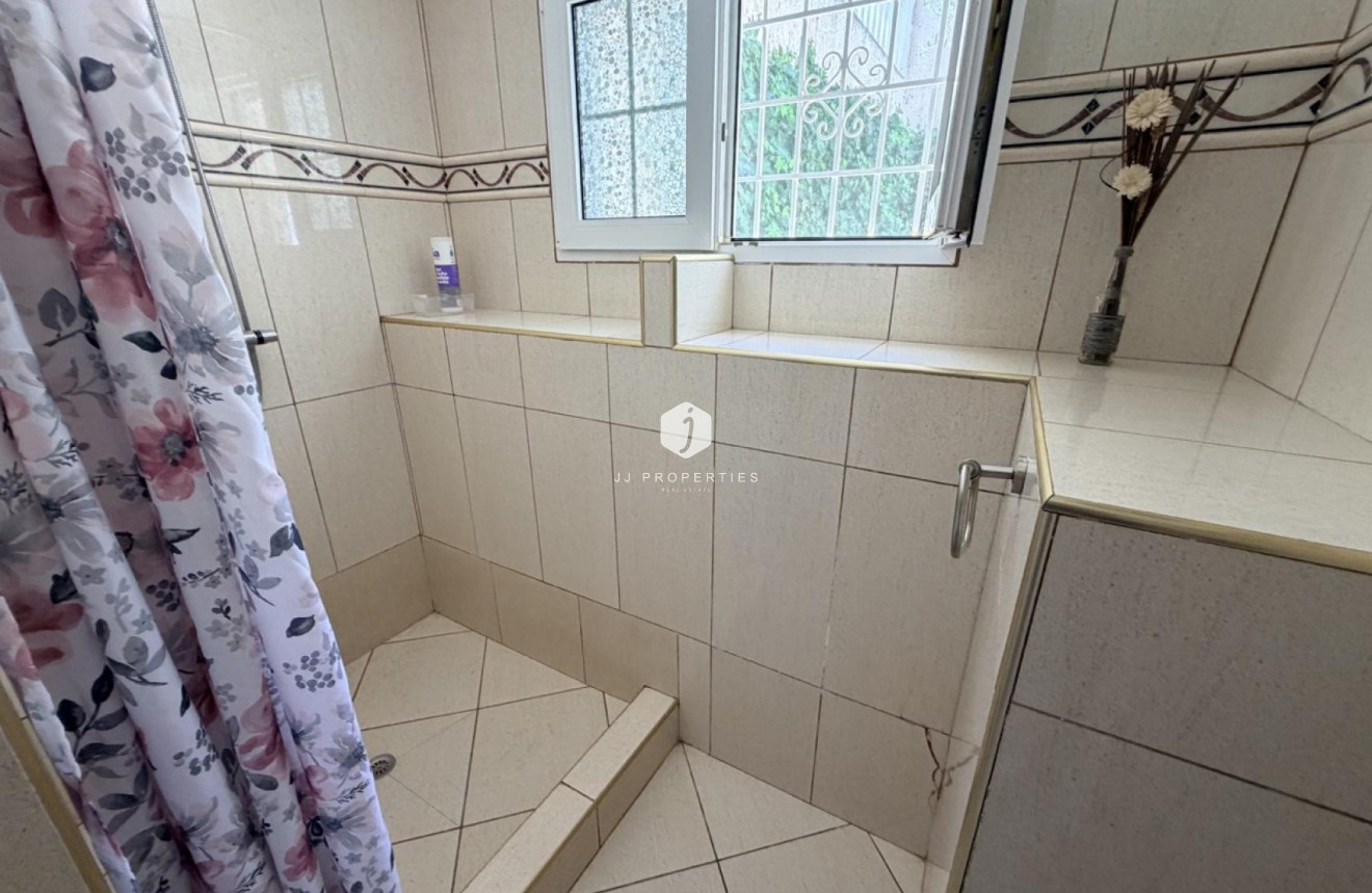 Resale - Villa -
Torrevieja - Costa Blanca