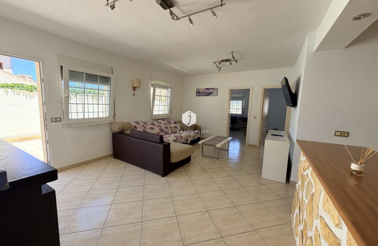 Resale - Villa -
Torrevieja - Costa Blanca