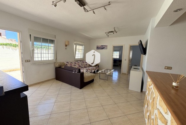 Resale - Villa -
Torrevieja - Costa Blanca