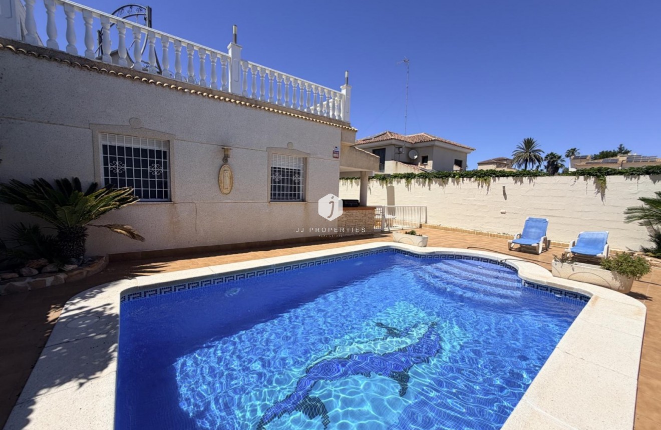 Resale - Villa -
Torrevieja - Costa Blanca