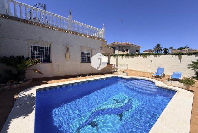 Resale - Villa -
Torrevieja - Costa Blanca