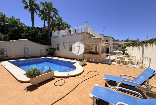 Resale - Villa -
Torrevieja - Costa Blanca