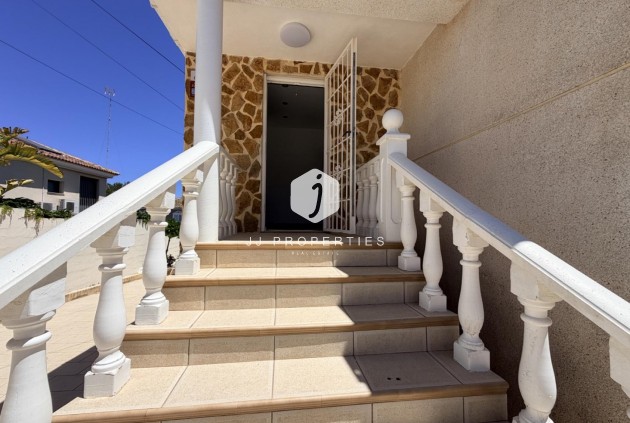 Resale - Villa -
Torrevieja - Costa Blanca