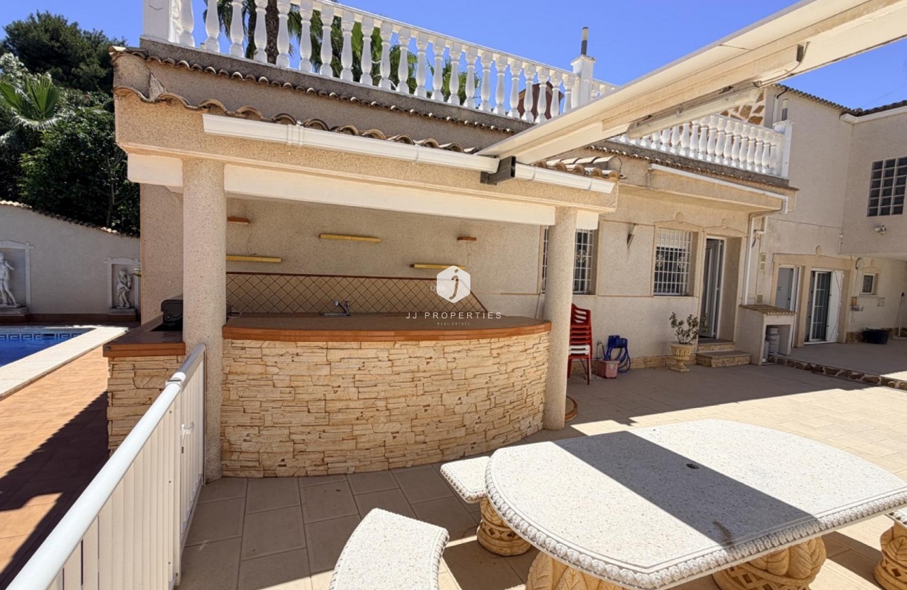 Resale - Villa -
Torrevieja - Costa Blanca