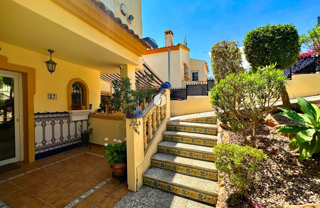 Resale - Villa -
Orihuela Costa - Costa Blanca
