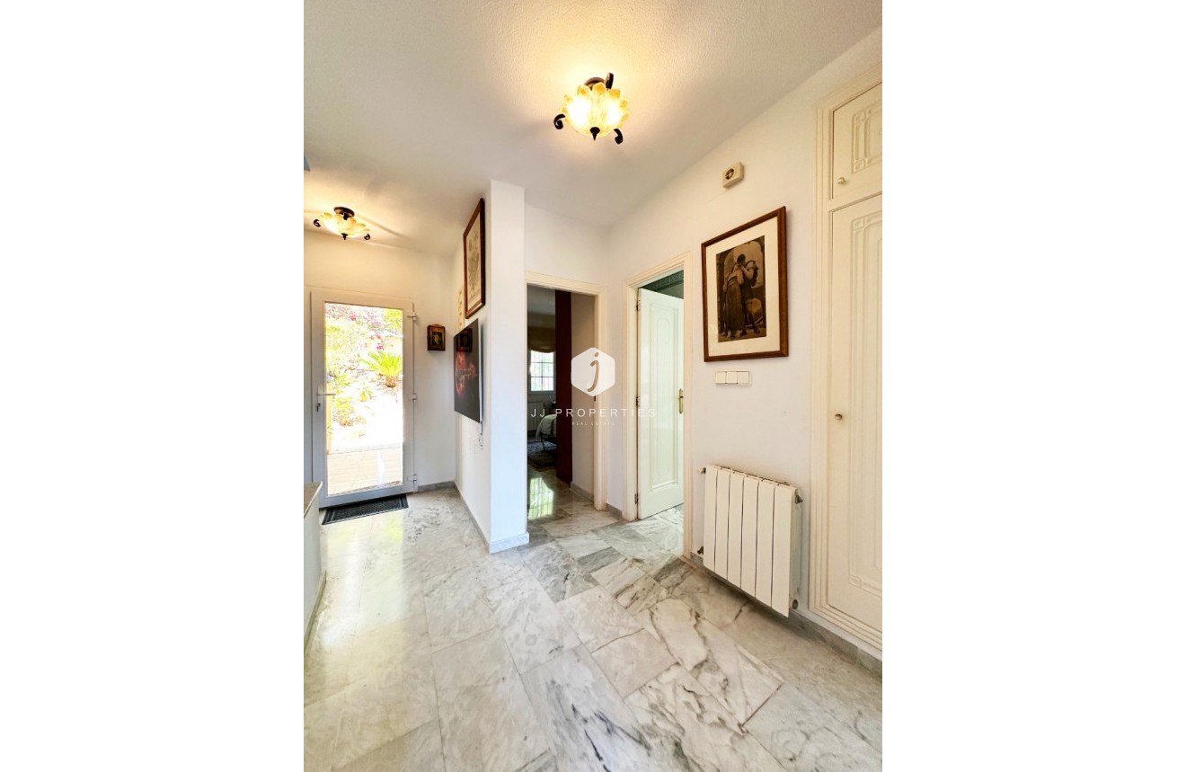 Resale - Villa -
Orihuela Costa - Costa Blanca