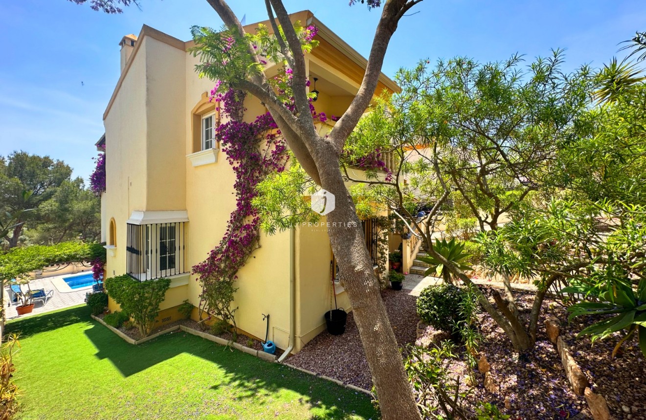 Resale - Villa -
Orihuela Costa - Costa Blanca