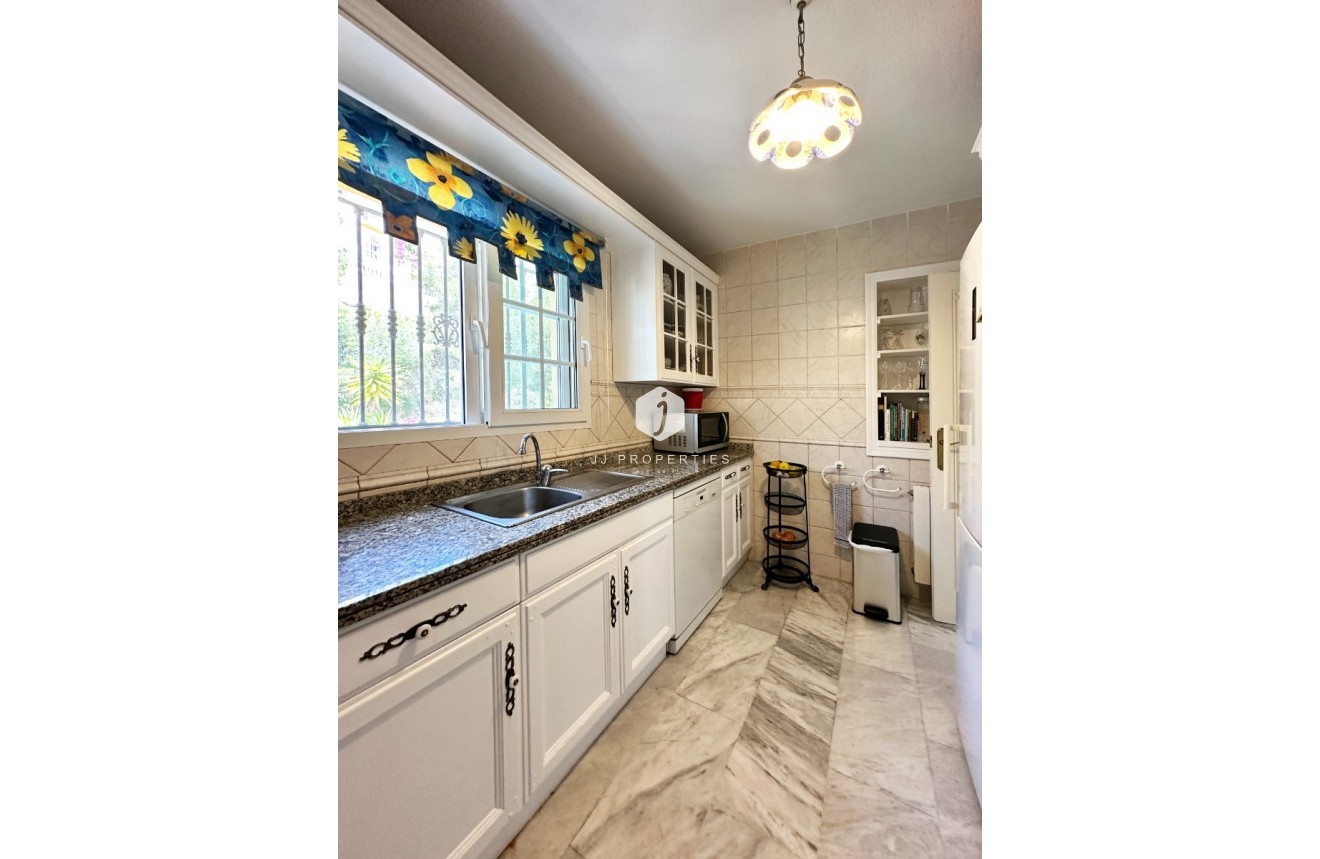 Resale - Villa -
Orihuela Costa - Costa Blanca