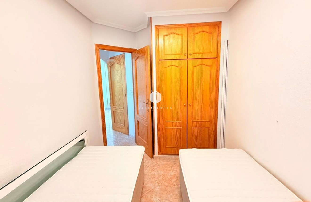 Segunda mano - Apartamento / piso -
Torrevieja - Nueva Torrevieja