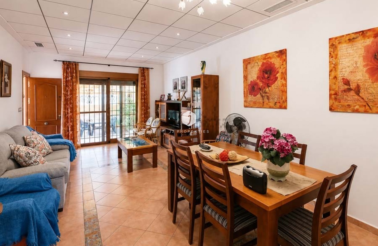 Resale - Chalet -
Orihuela Costa - Costa Blanca