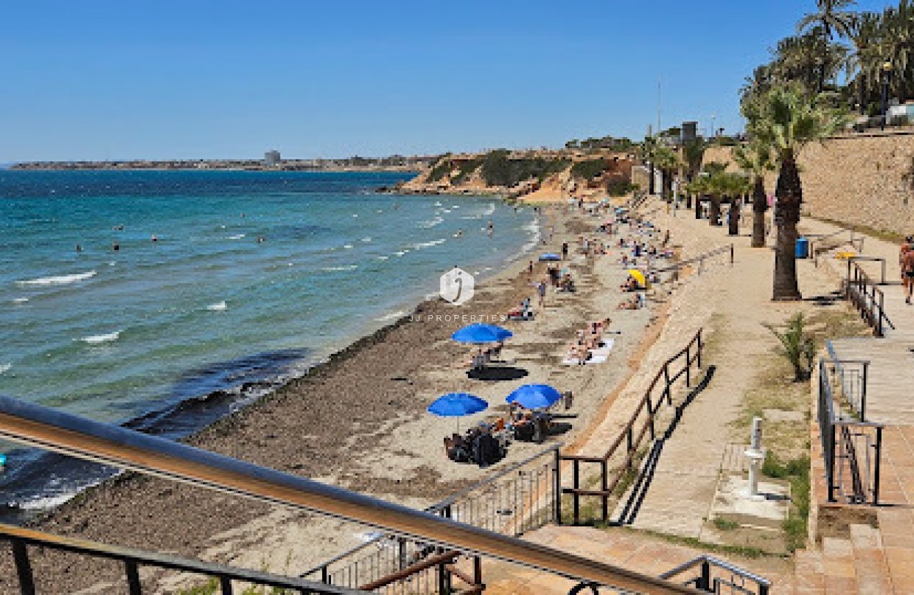 Resale - Chalet -
Orihuela Costa - Costa Blanca