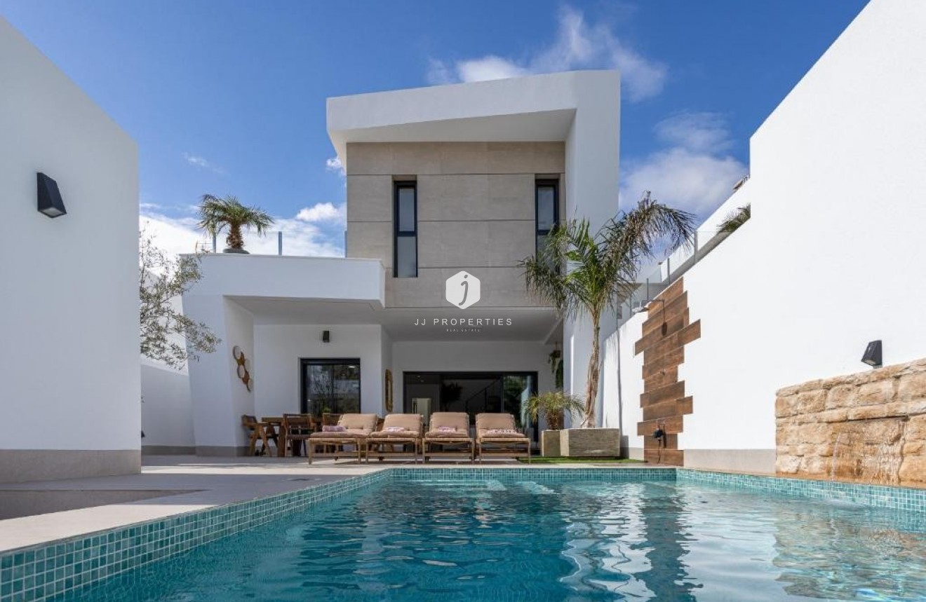 Resale - Villa -
Dolores - Costa Blanca