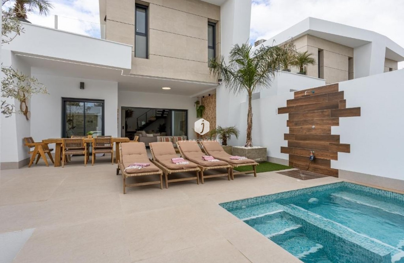 Resale - Villa -
Dolores - Costa Blanca