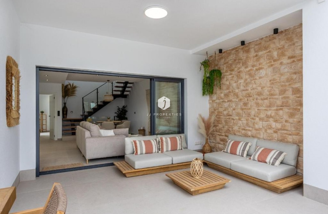 Resale - Villa -
Dolores - Costa Blanca