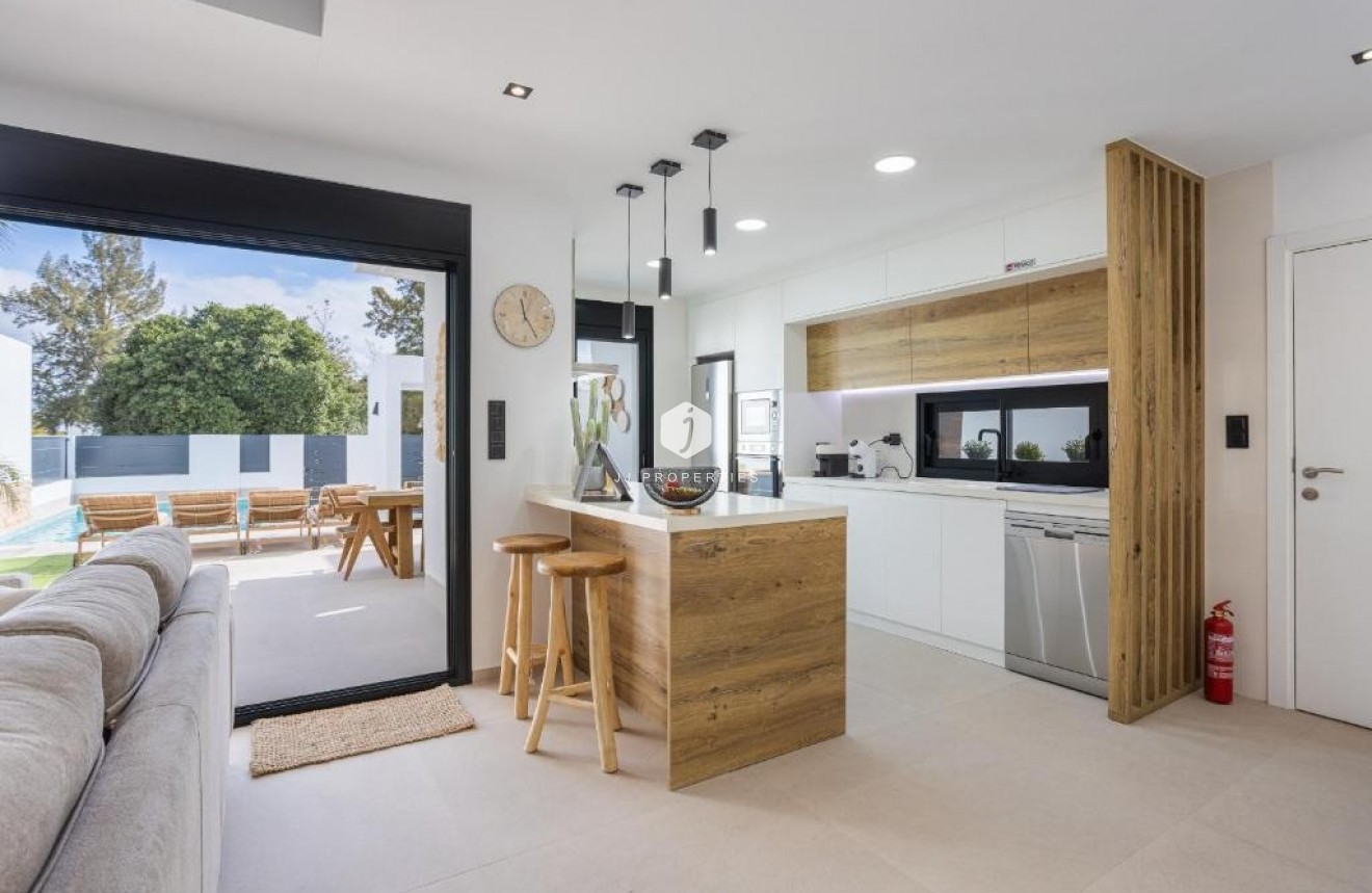 Resale - Villa -
Dolores - Costa Blanca