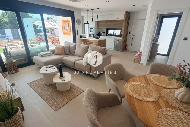 Resale - Villa -
Dolores - Costa Blanca