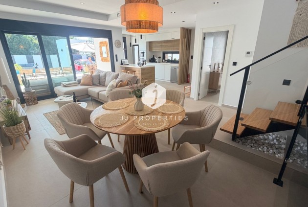 Resale - Villa -
Dolores - Costa Blanca