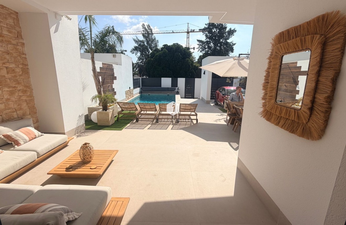 Resale - Villa -
Dolores - Costa Blanca