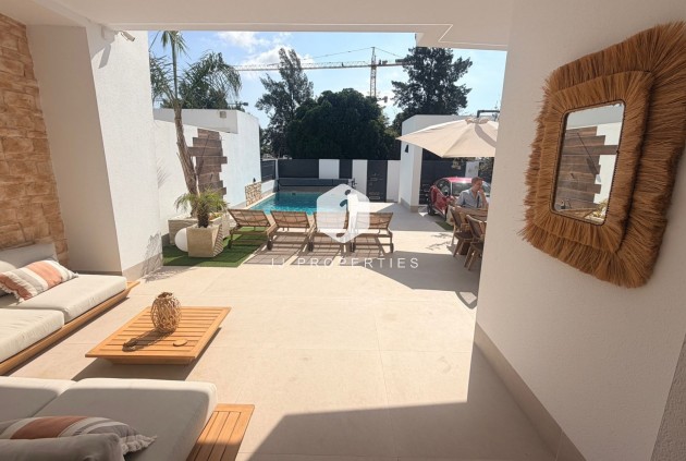 Resale - Villa -
Dolores - Costa Blanca