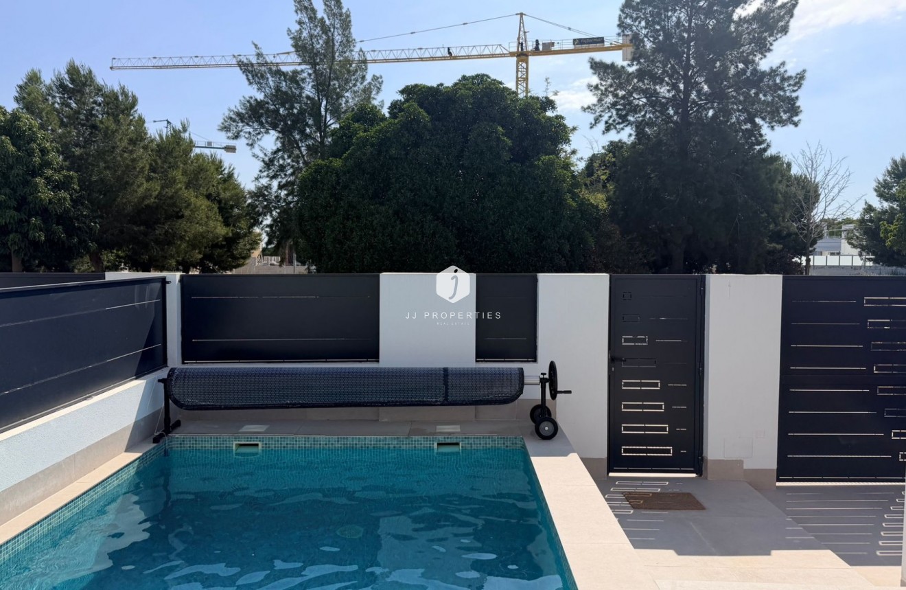 Resale - Villa -
Dolores - Costa Blanca
