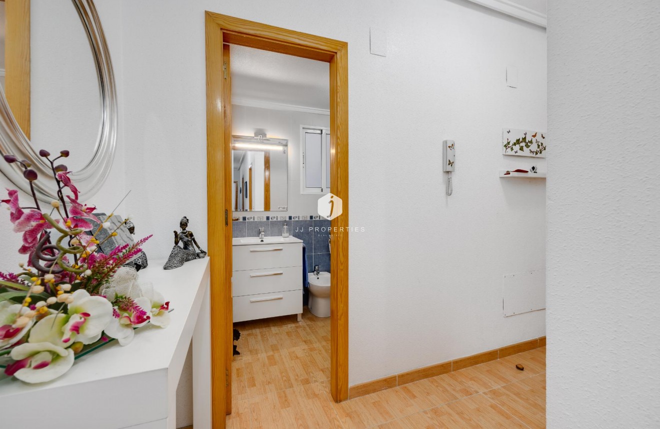 Tweedehands - Appartement / flat -
Torrevieja - Costa Blanca