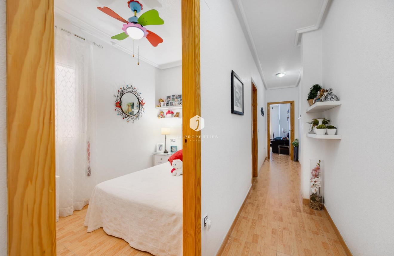 Tweedehands - Appartement / flat -
Torrevieja - Costa Blanca