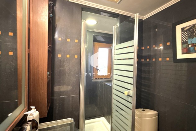 Z drugiej ręki - Mieszkanie w bloku -
Torrevieja - Costa Blanca
