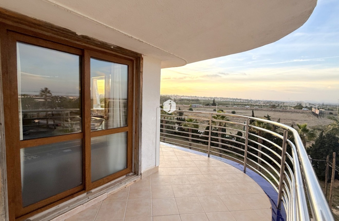 Z drugiej ręki - Mieszkanie w bloku -
Torrevieja - Costa Blanca