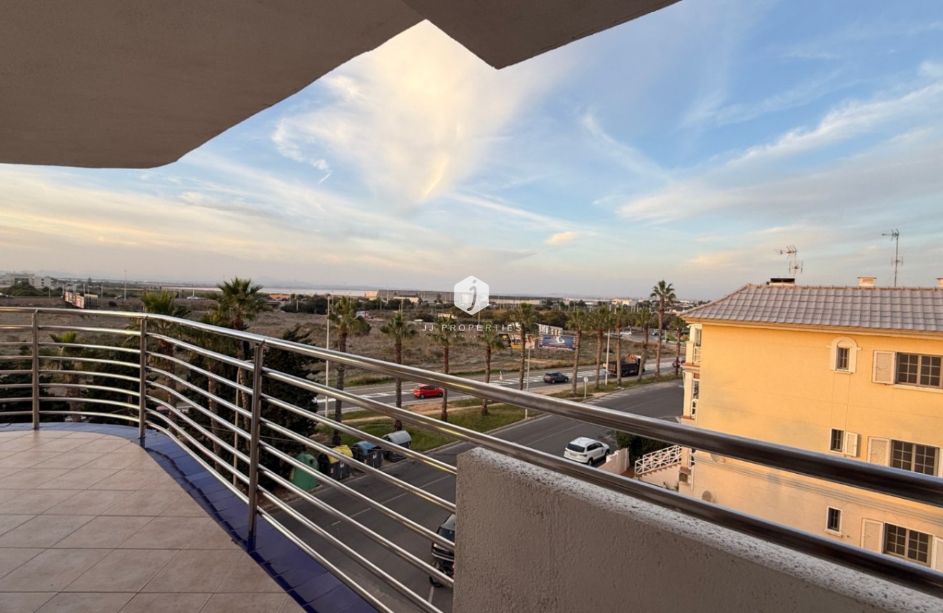 Z drugiej ręki - Mieszkanie w bloku -
Torrevieja - Costa Blanca