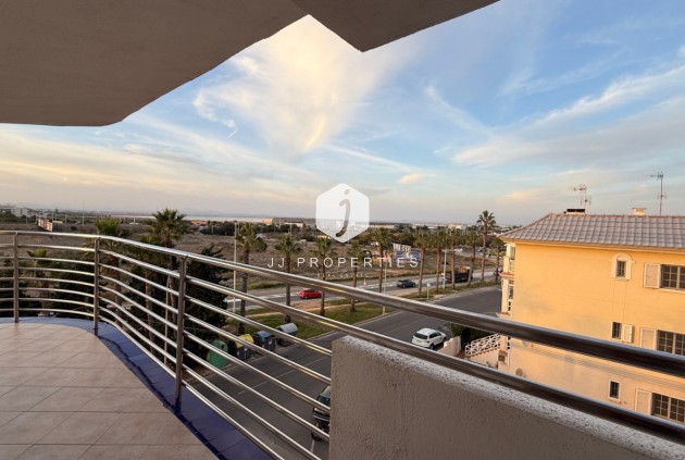 Z drugiej ręki - Mieszkanie w bloku -
Torrevieja - Costa Blanca
