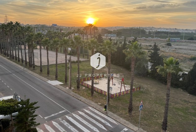 Z drugiej ręki - Mieszkanie w bloku -
Torrevieja - Costa Blanca
