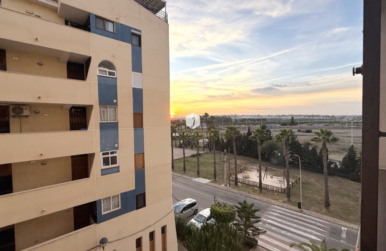 Z drugiej ręki - Mieszkanie w bloku -
Torrevieja - Costa Blanca