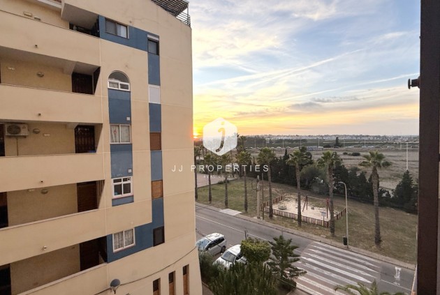 Z drugiej ręki - Mieszkanie w bloku -
Torrevieja - Costa Blanca