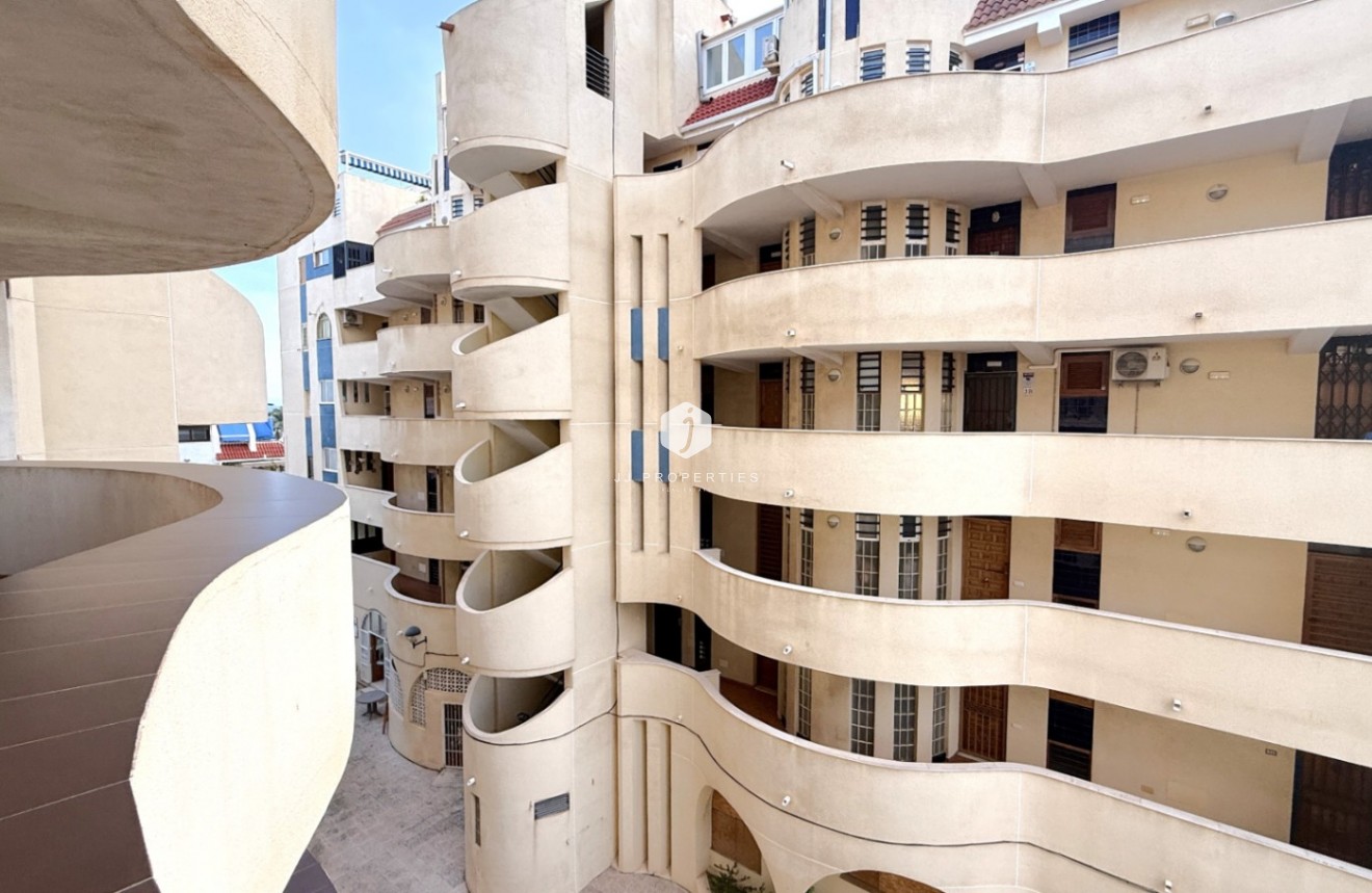 Z drugiej ręki - Mieszkanie w bloku -
Torrevieja - Costa Blanca