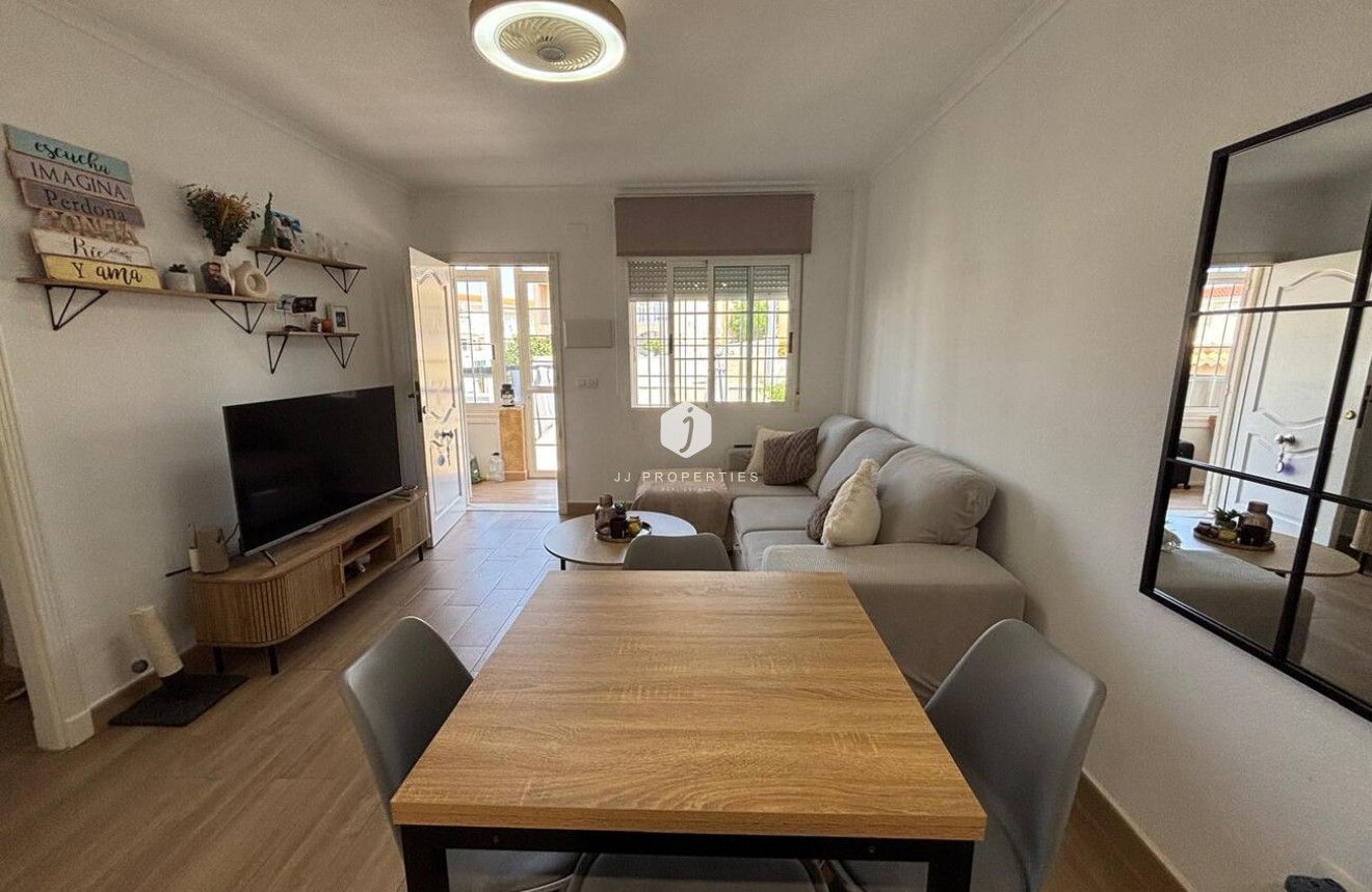 Resale - Apartment / flat -
Torrevieja - Costa Blanca