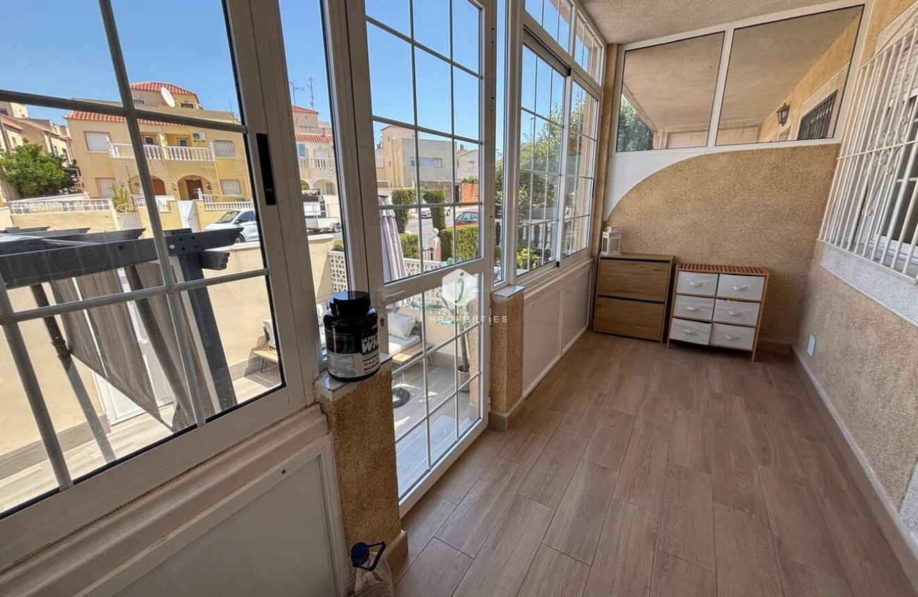 Resale - Apartment / flat -
Torrevieja - Costa Blanca