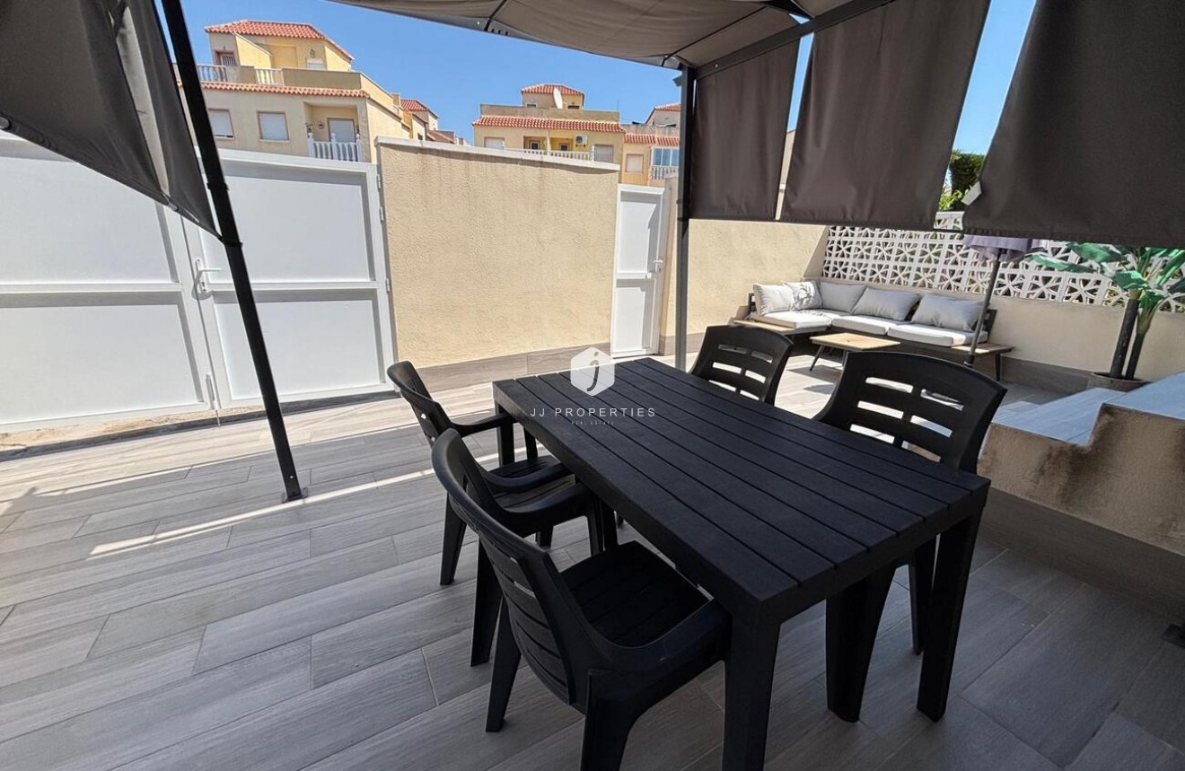 Resale - Apartment / flat -
Torrevieja - Costa Blanca