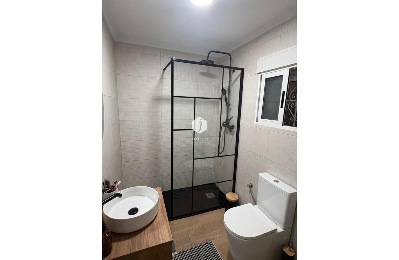 Resale - Apartment / flat -
Torrevieja - Costa Blanca