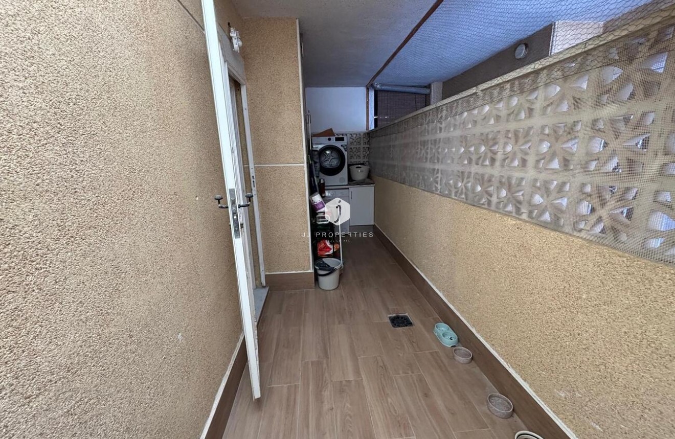 Resale - Apartment / flat -
Torrevieja - Costa Blanca