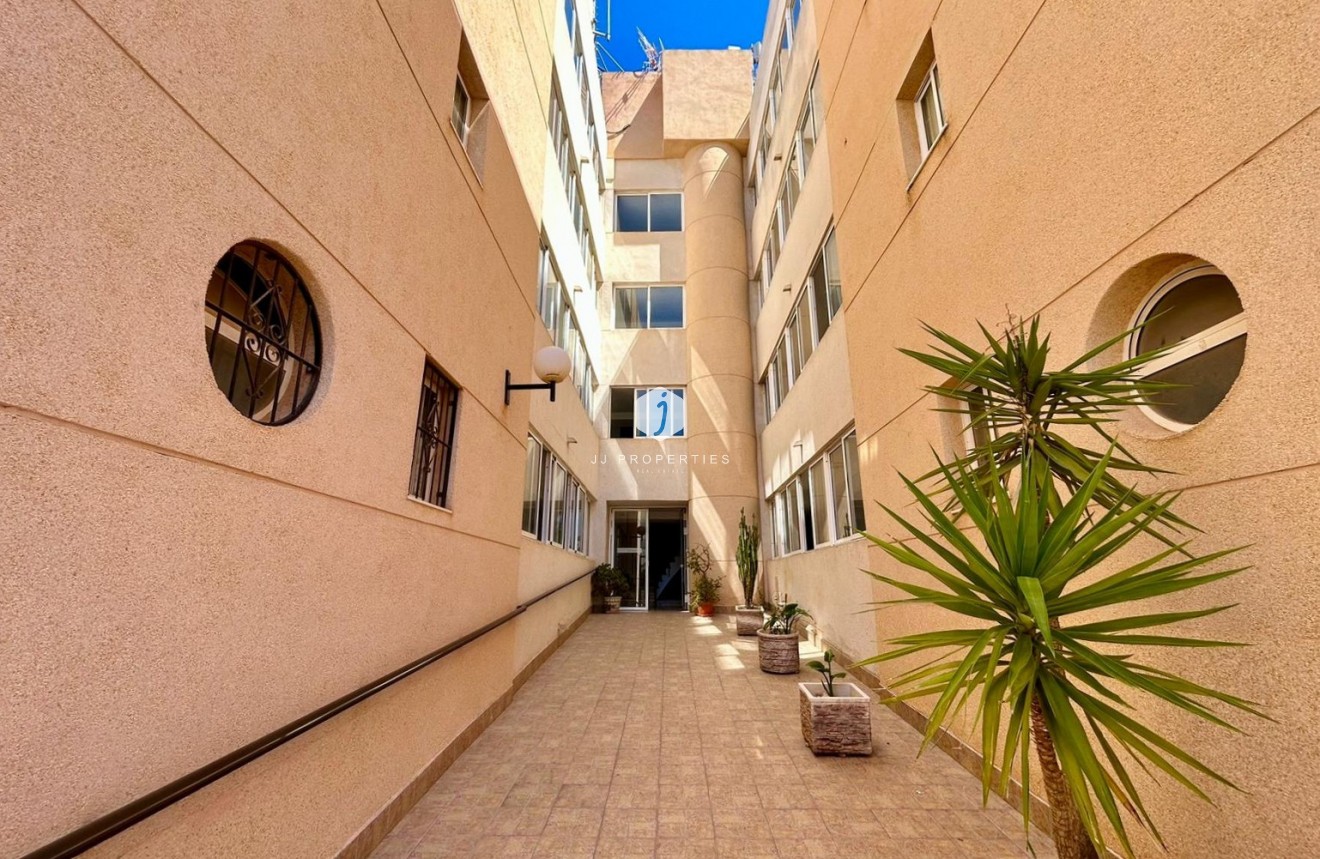 Resale - Apartment / flat -
Torrevieja - Costa Blanca