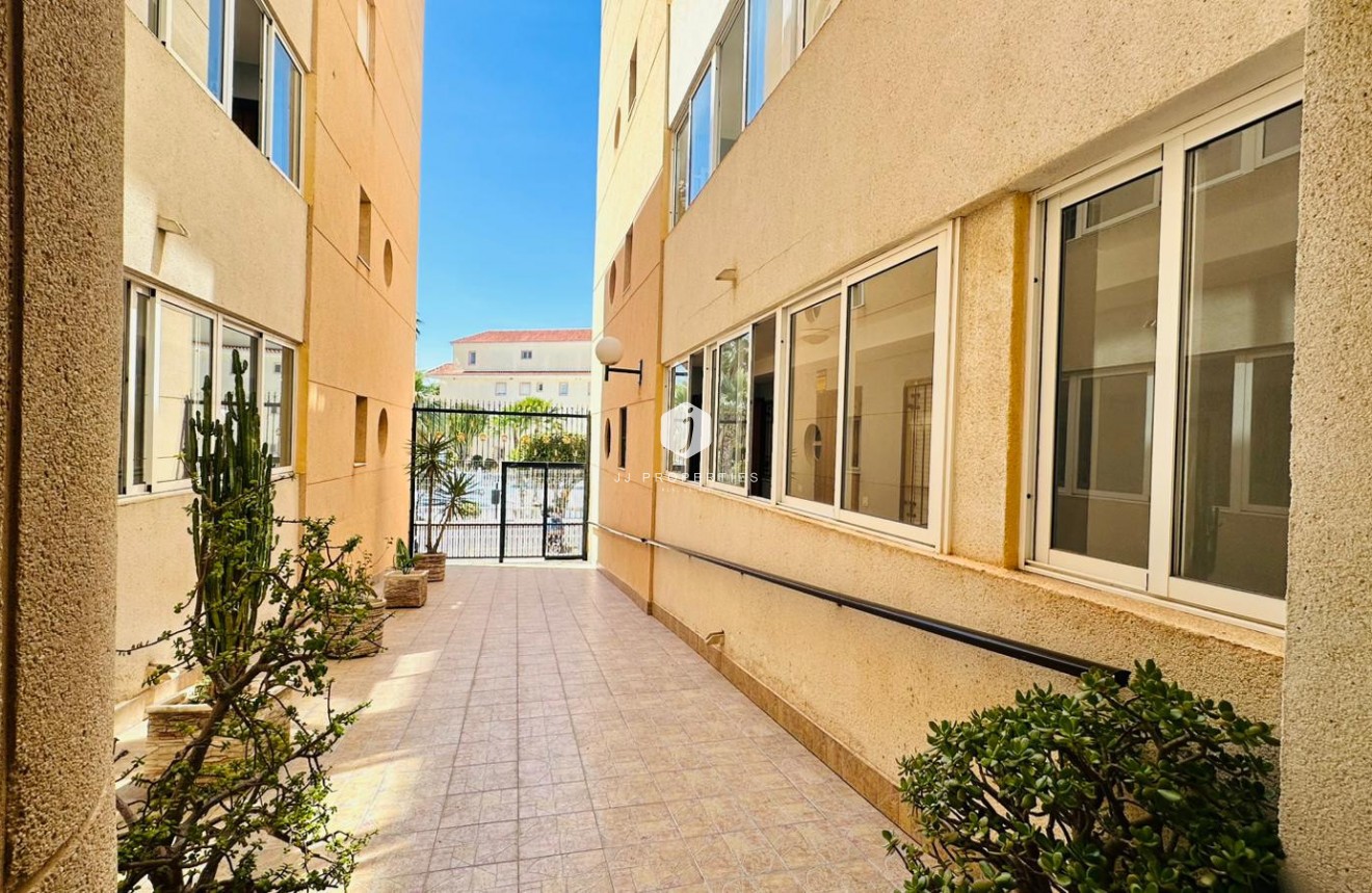 Resale - Apartment / flat -
Torrevieja - Costa Blanca