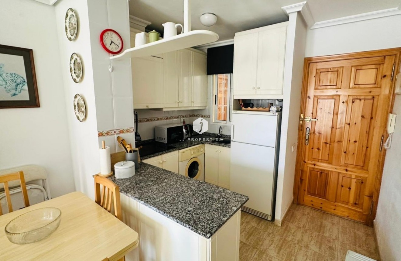 Resale - Apartment / flat -
Torrevieja - Costa Blanca
