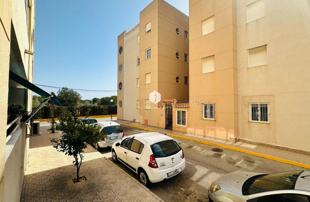 Resale - Apartment / flat -
Torrevieja - Costa Blanca