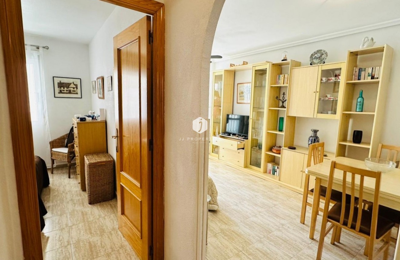 Resale - Apartment / flat -
Torrevieja - Costa Blanca
